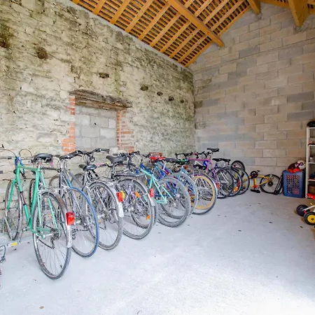 بيت للعطل Aube Au *